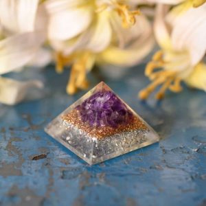 Orgonite Piramide Amethist (25 mm)